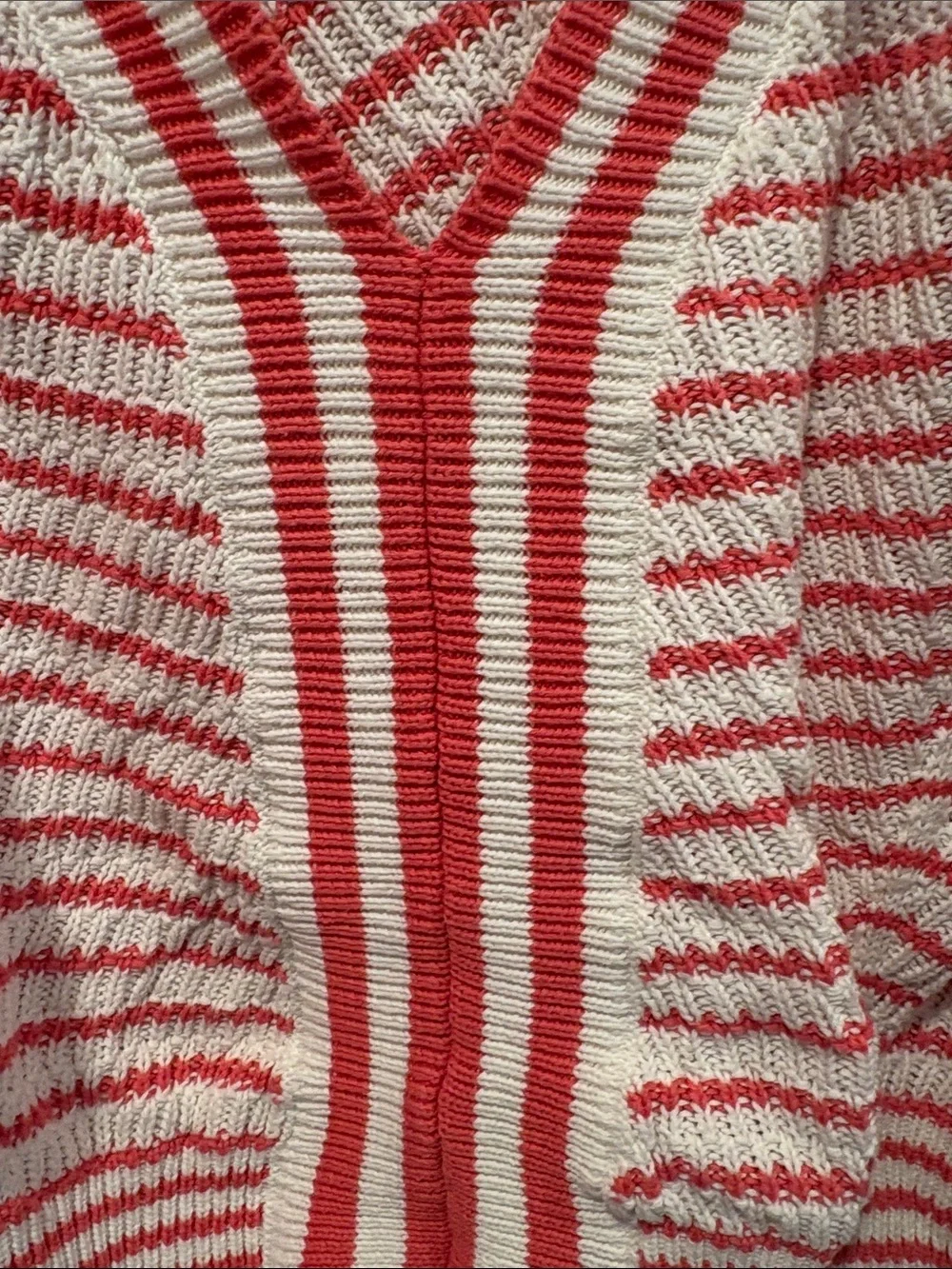 Willow Red & White Striped V-Neck Cropped Sweater ptp 20